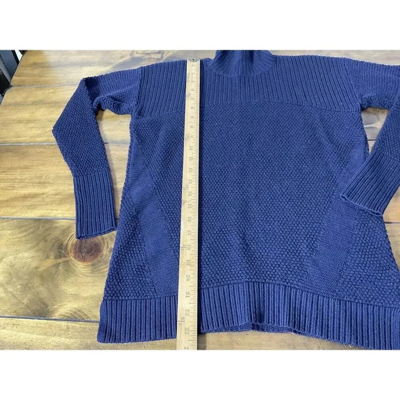 Lululemon Warm and Restore Knit Navy Turtle Neck Sweater 100% Merino Wool Size 6 - Picture 6 of 12